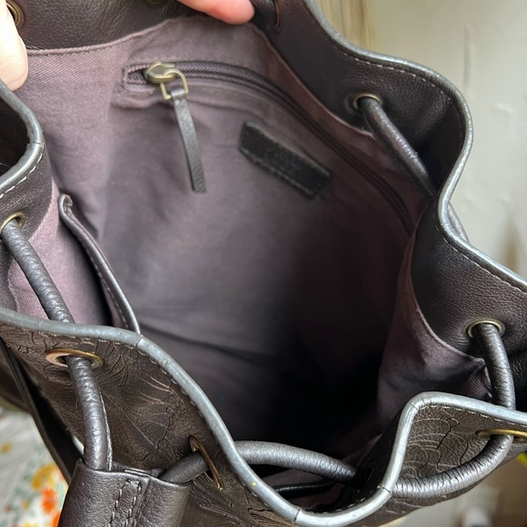 Frye & Co. Brown Leather Floral Embossed Bucket Bag Drawstring Crossbody Purse - Picture 10 of 15